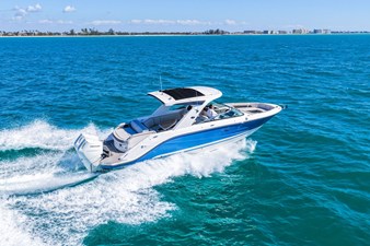 Sea Ray SLX 310 Outboard 41 2026 Sea Ray SLX 310 Outboard 42