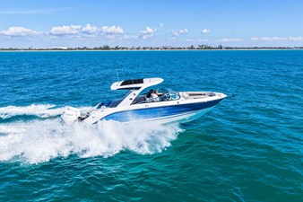 Sea Ray SLX 310 Outboard 42 2026 Sea Ray SLX 310 Outboard 43