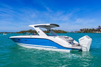 Sea Ray SLX 310 Outboard 55 2026 Sea Ray SLX 310 Outboard 56