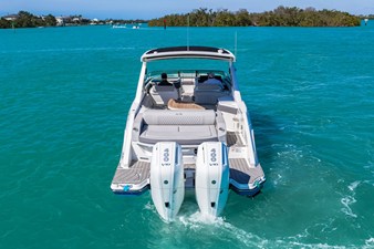 Sea Ray SLX 310 Outboard 60 2026 Sea Ray SLX 310 Outboard 61