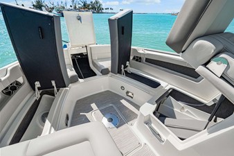 Sea Ray SLX 310 Outboard 68 2026 Sea Ray SLX 310 Outboard 69