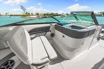 Sea Ray SLX 310 Outboard 71 2026 Sea Ray SLX 310 Outboard 72