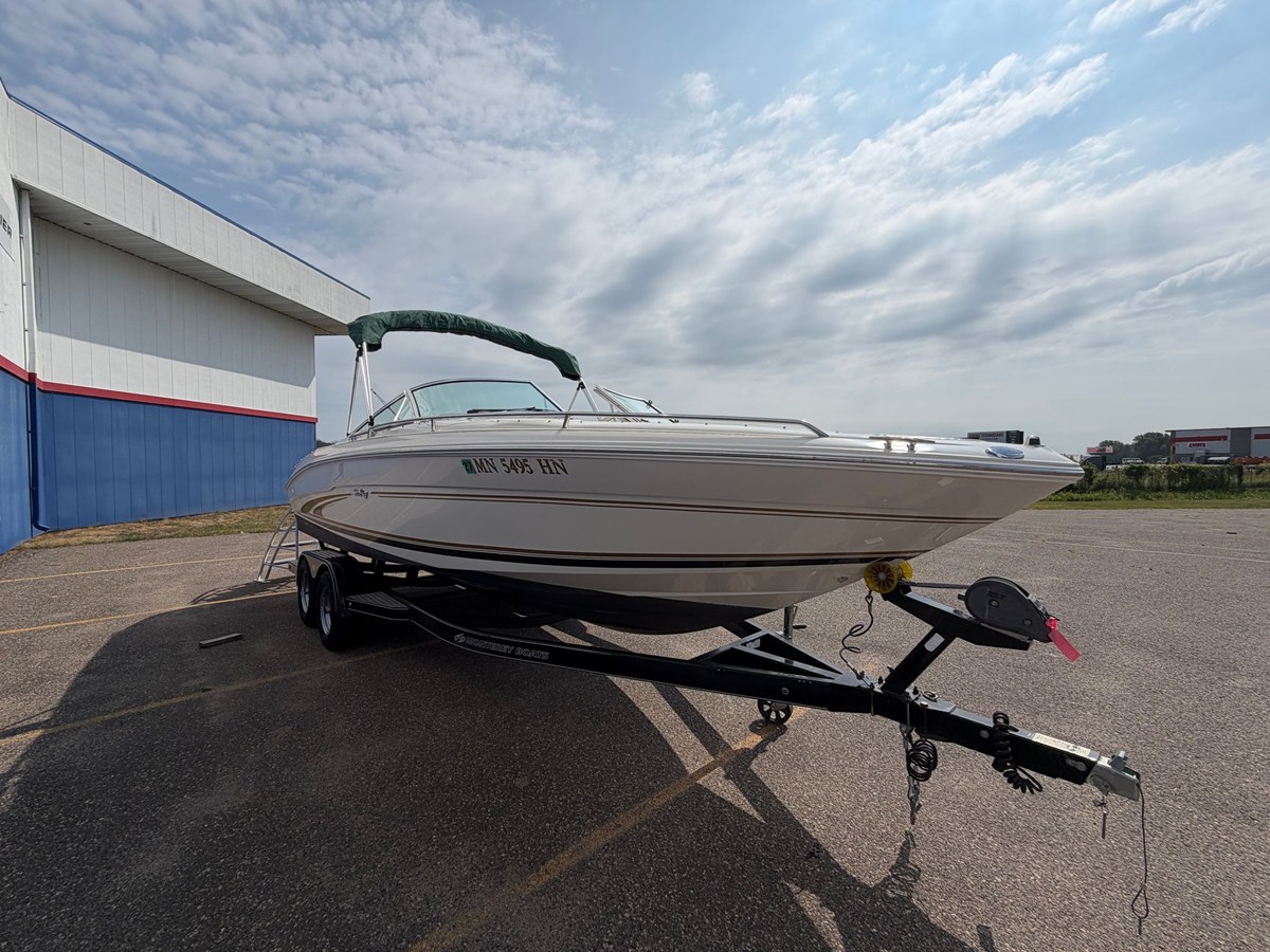 1999 Sea Ray 230 2
