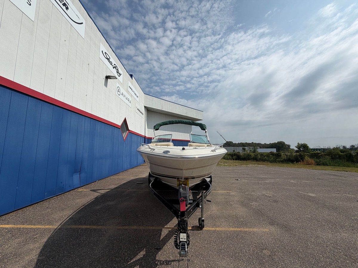 1999 Sea Ray 230 3