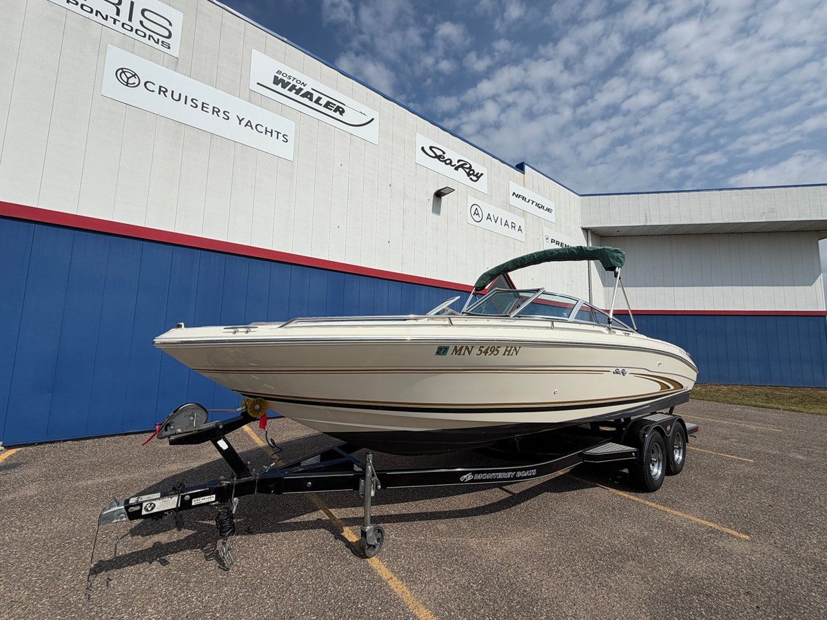 1999 Sea Ray 230 4