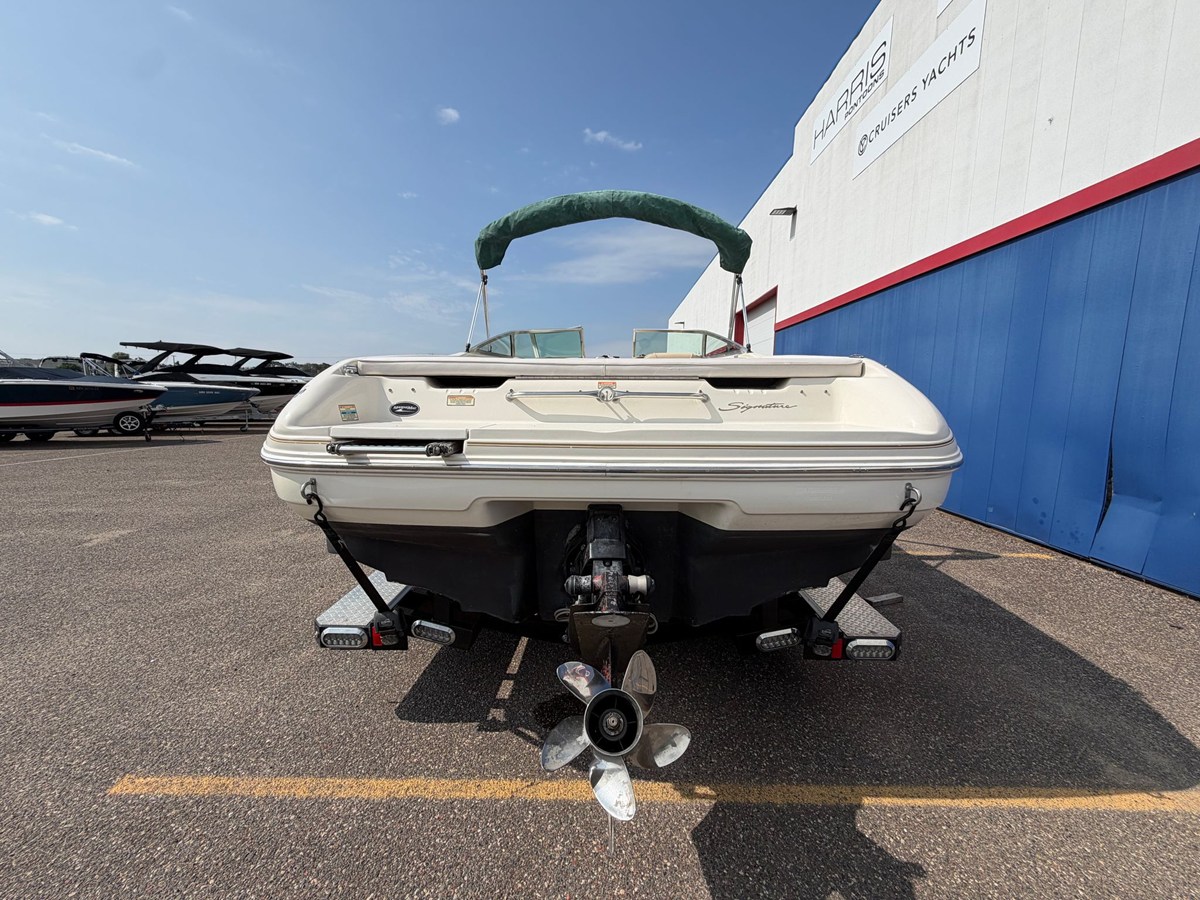 1999 Sea Ray 230 6