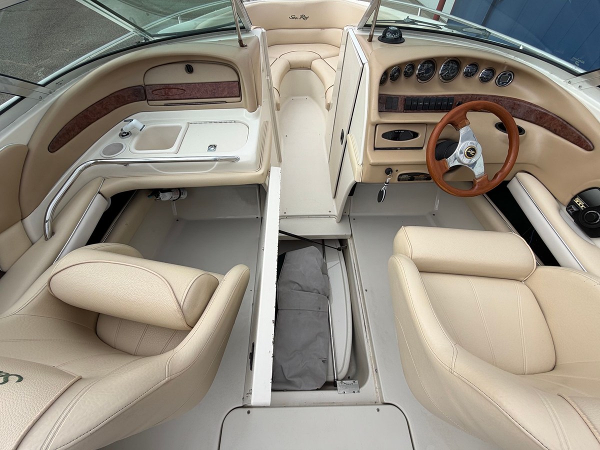 1999 Sea Ray 230 15