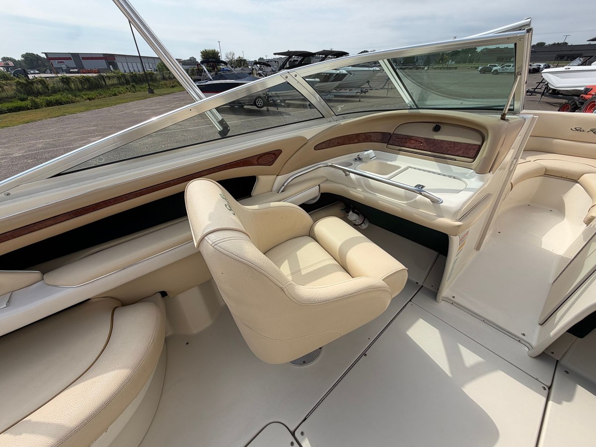 1999 Sea Ray 230 16