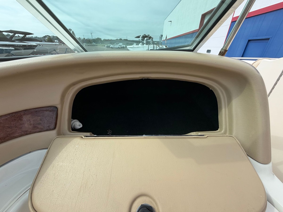 1999 Sea Ray 230 22