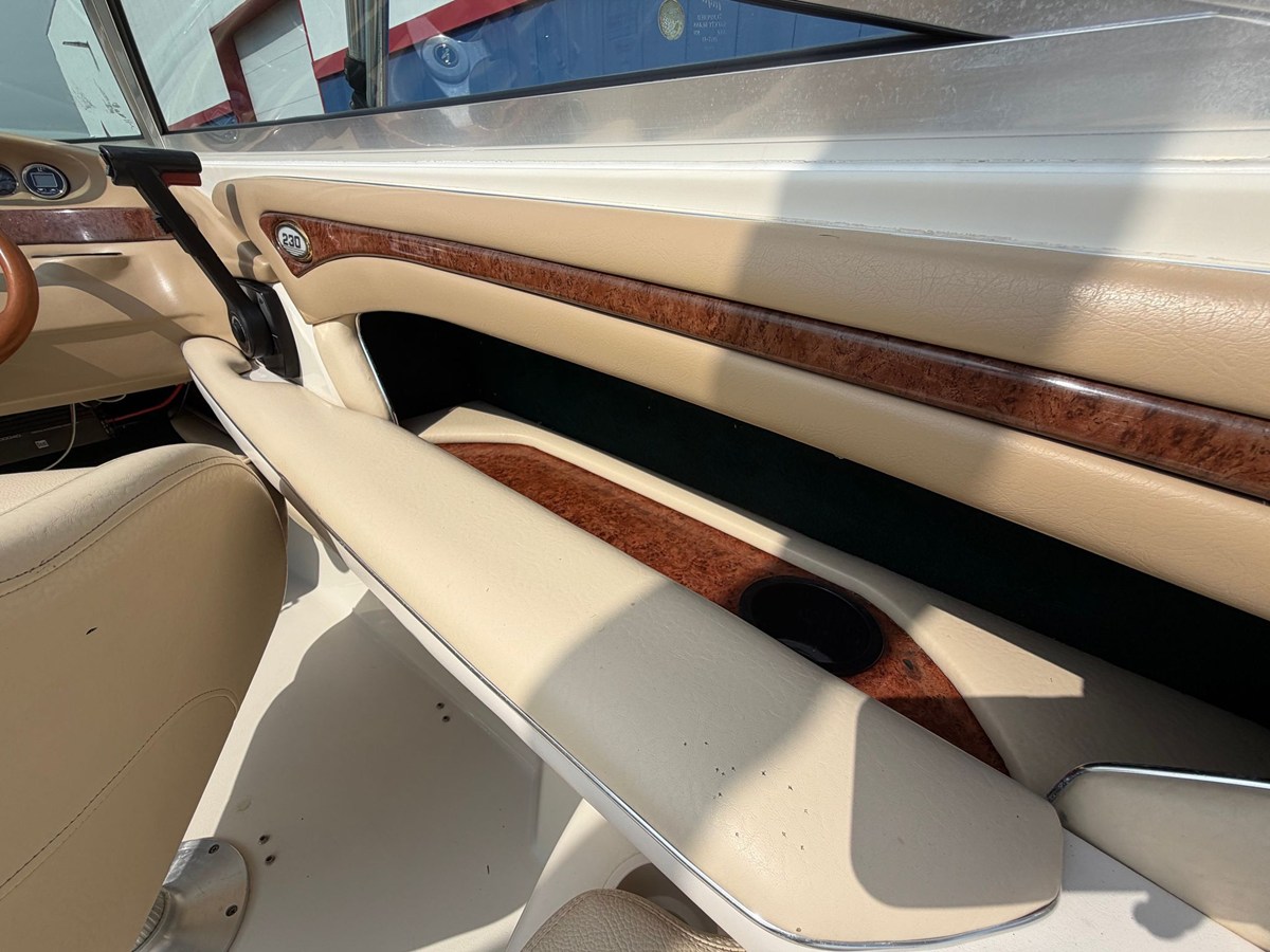 1999 Sea Ray 230 25
