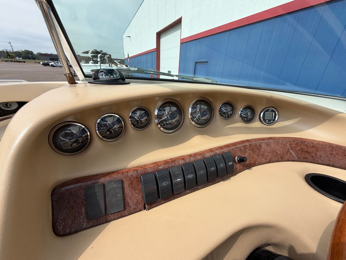 1999 Sea Ray 230 27
