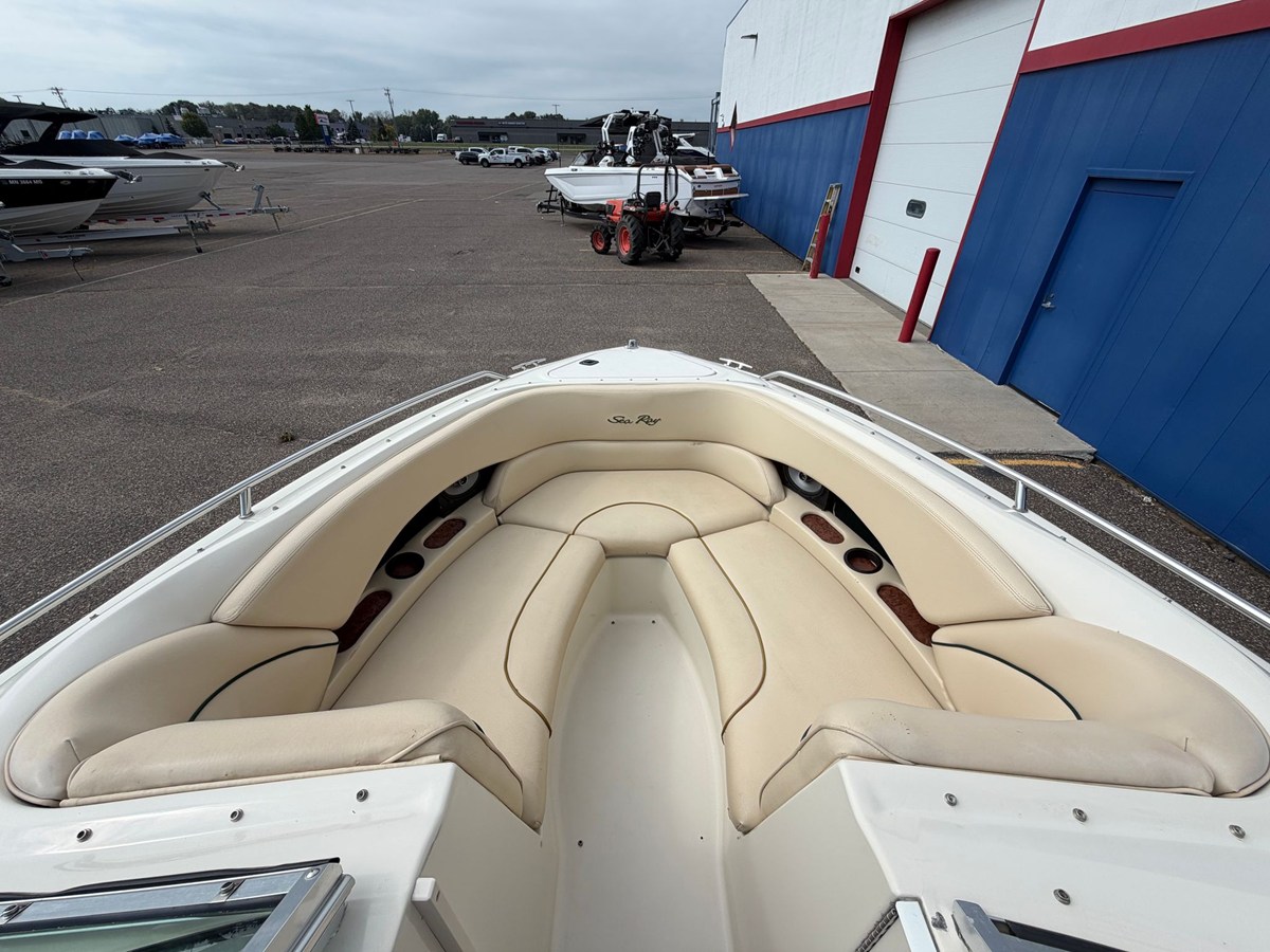 1999 Sea Ray 230 33