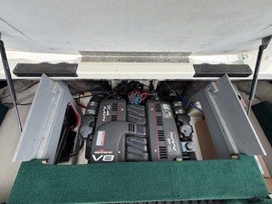 1999 Sea Ray 230 13