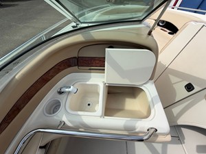 1999 Sea Ray 230 19