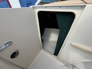 1999 Sea Ray 230 32