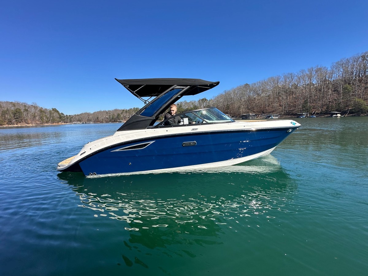 2026 Sea Ray SDX 230 5
