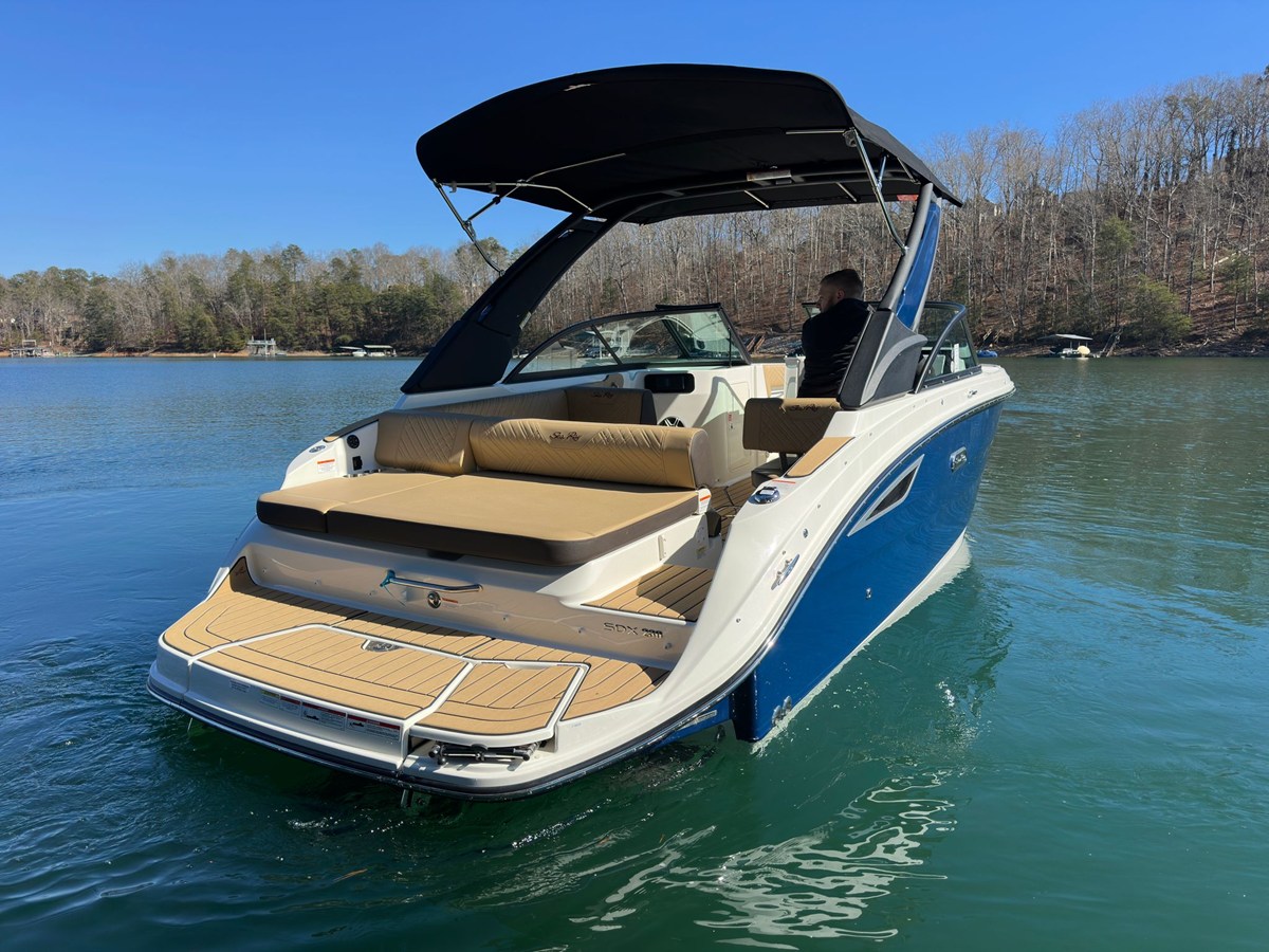 2026 Sea Ray SDX 230 7