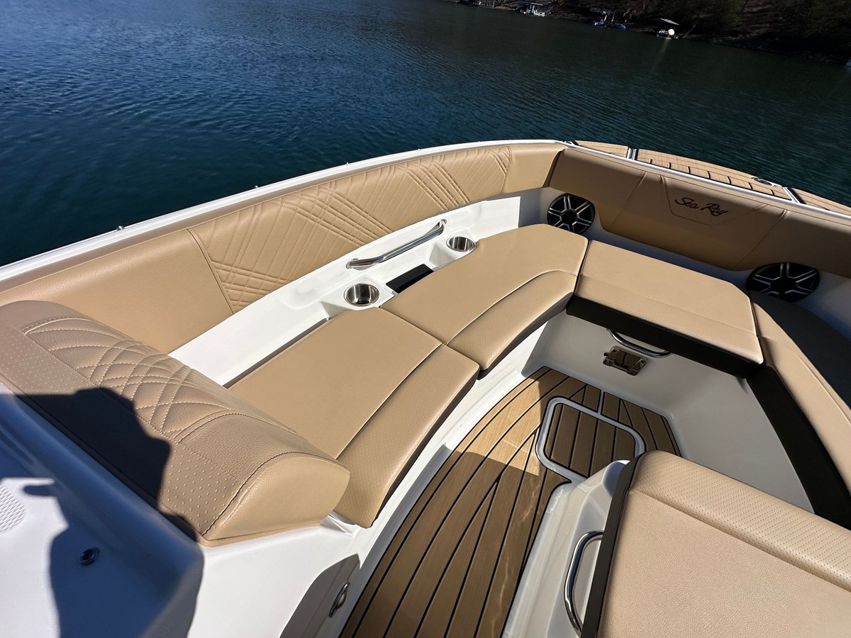 2026 Sea Ray SDX 230 11