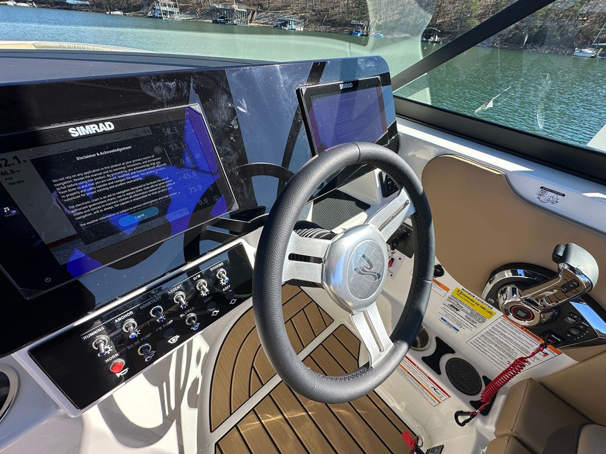 2026 Sea Ray SDX 230 22
