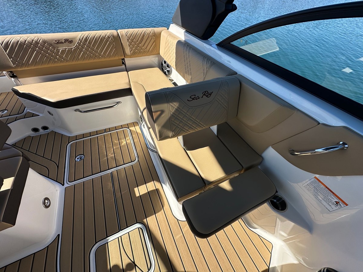 2026 Sea Ray SDX 230 25