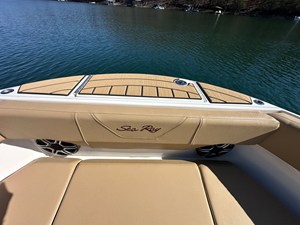2026 Sea Ray SDX 230 15