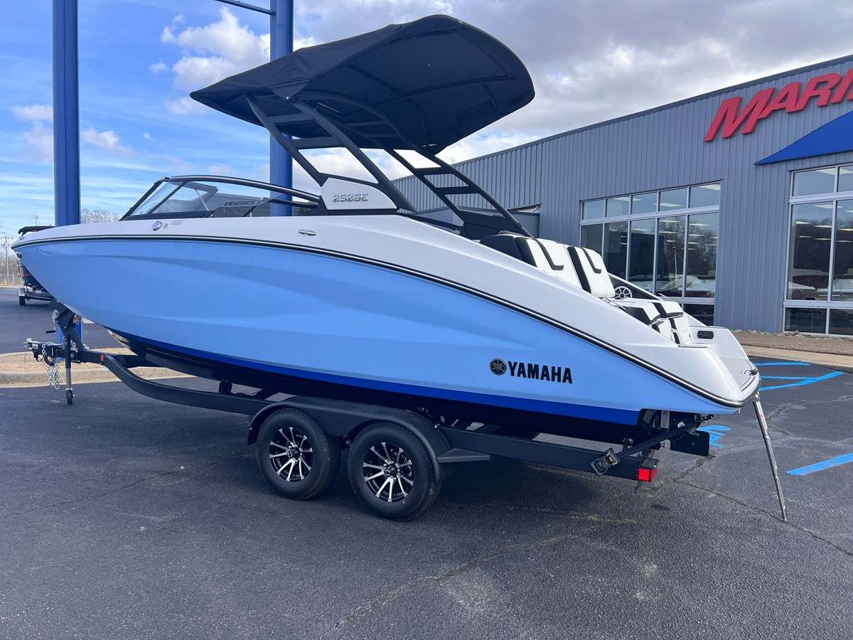 2026 Yamaha 252SE 3