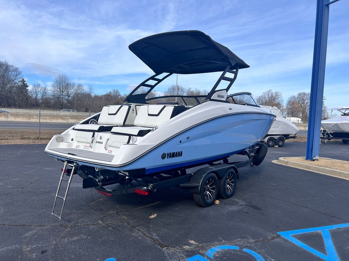2026 Yamaha 252SE 4