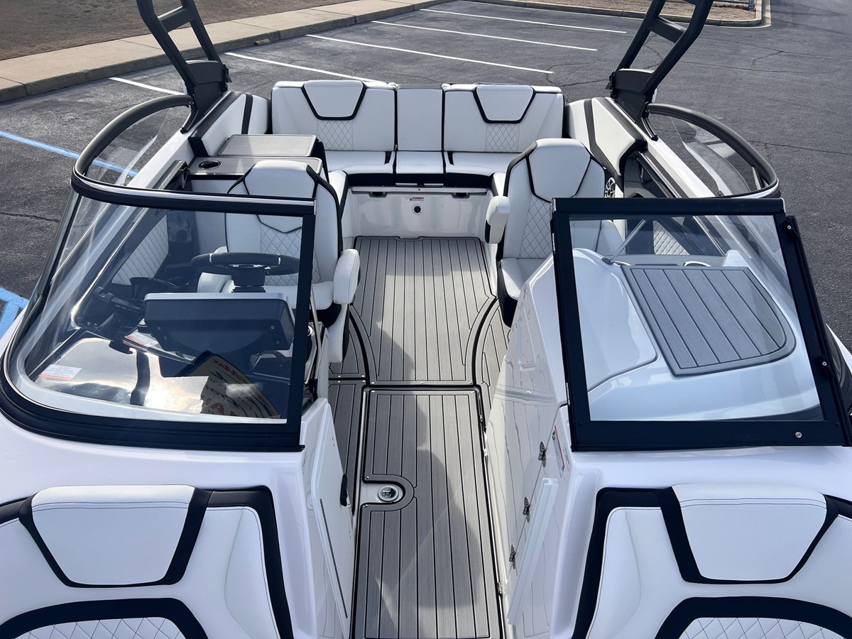 2026 Yamaha 252SE 10