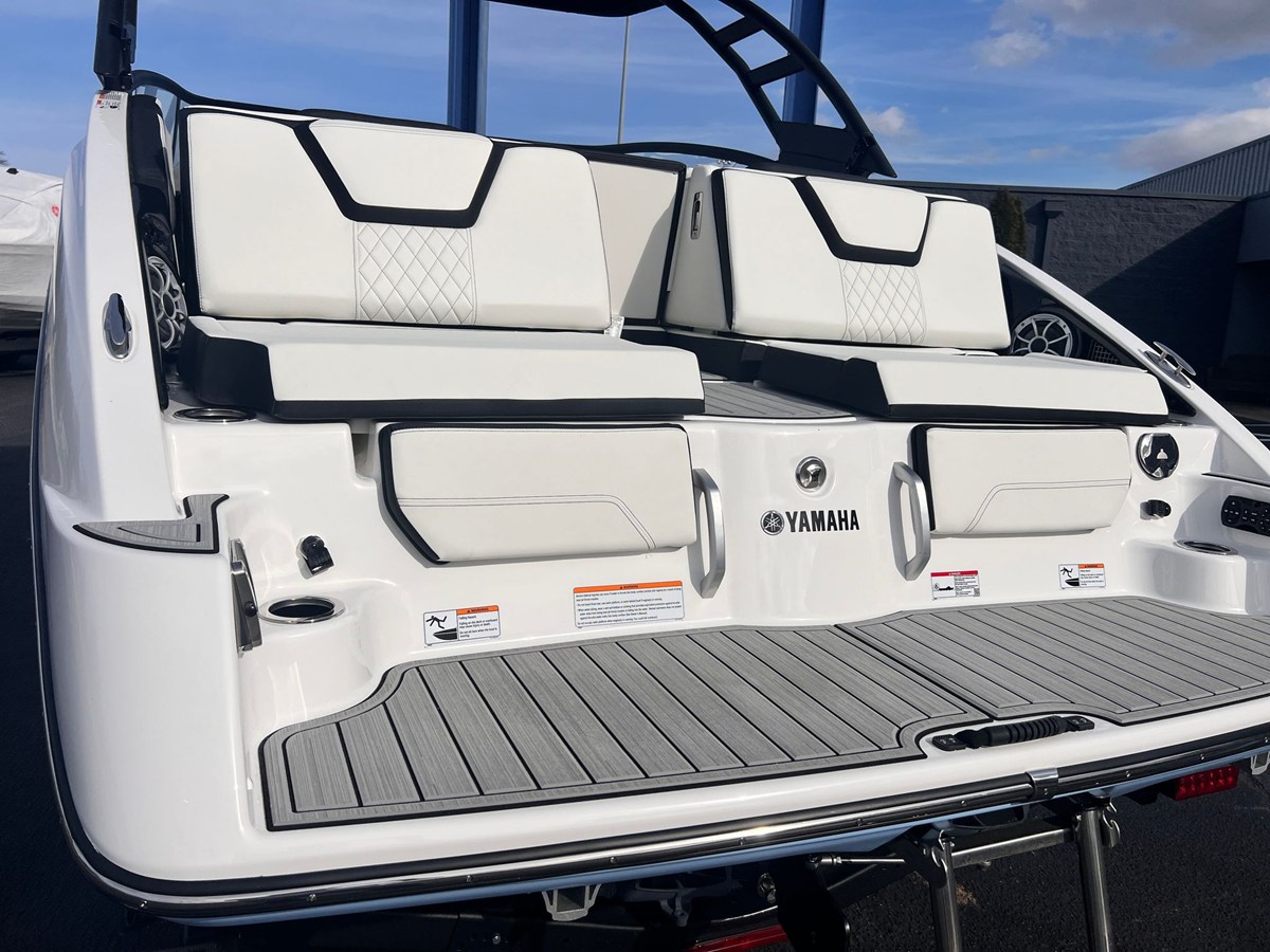 2026 Yamaha 252SE 17