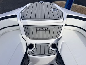 2026 Yamaha 252SE 9