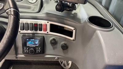 2017 Lund 1875 CROSSOVER XS 41