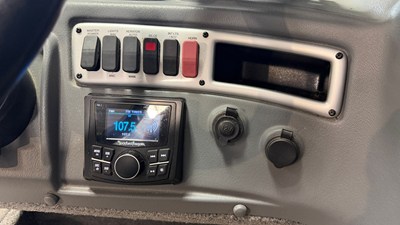2017 Lund 1875 CROSSOVER XS 42