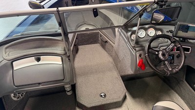 2017 Lund 1875 CROSSOVER XS 47