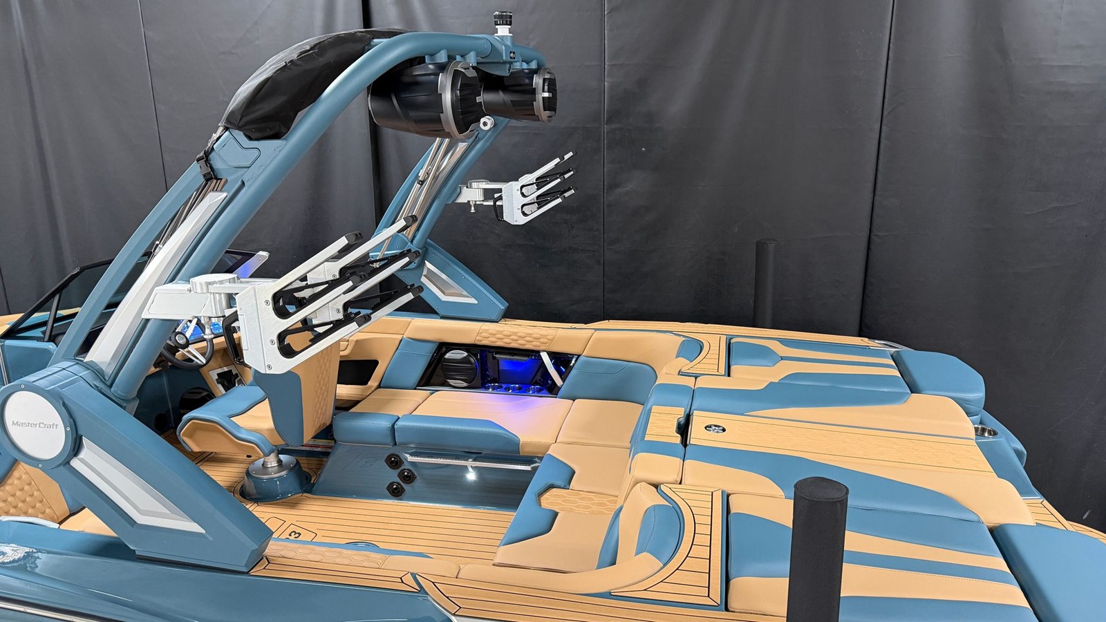 2026 Mastercraft XT23 7