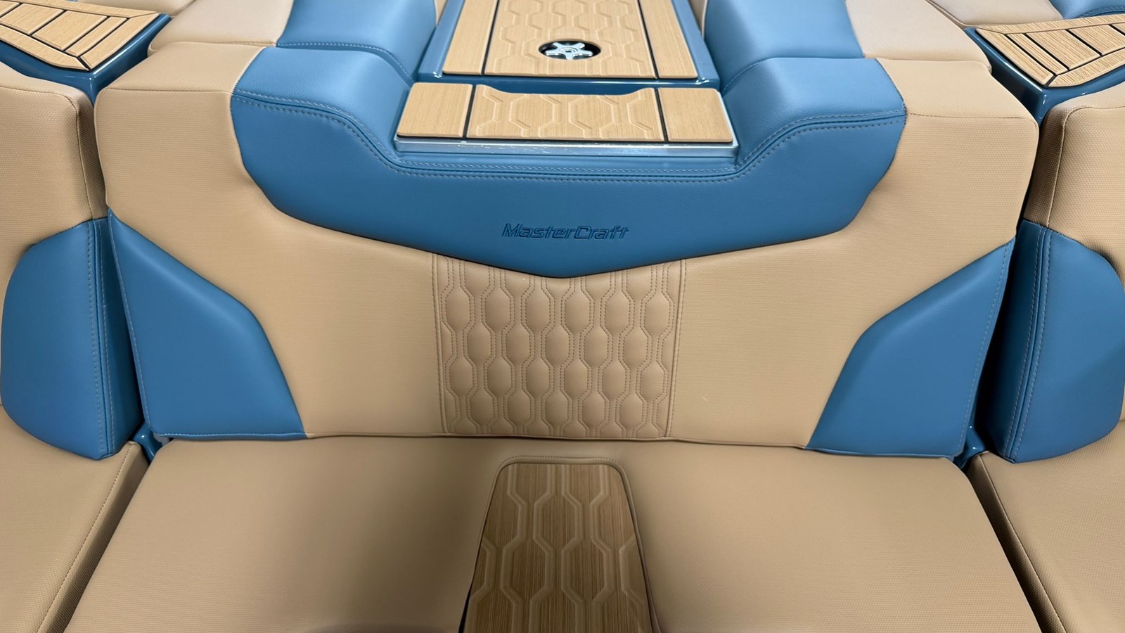 2026 Mastercraft XT23 32