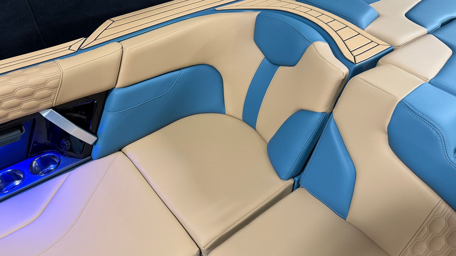 2026 Mastercraft XT23 33