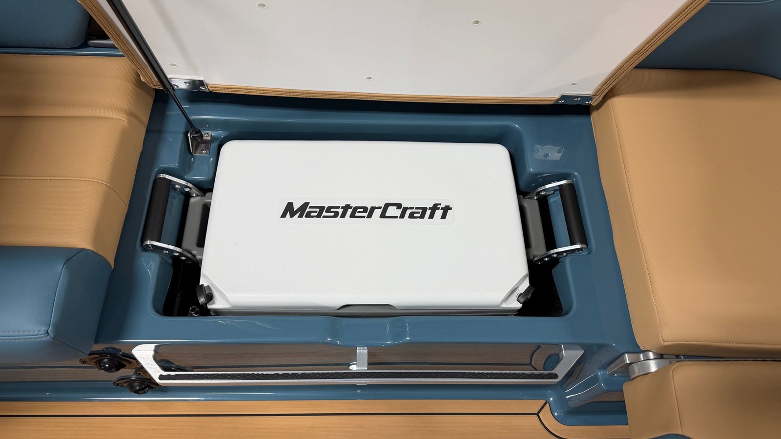 2026 Mastercraft XT23 37