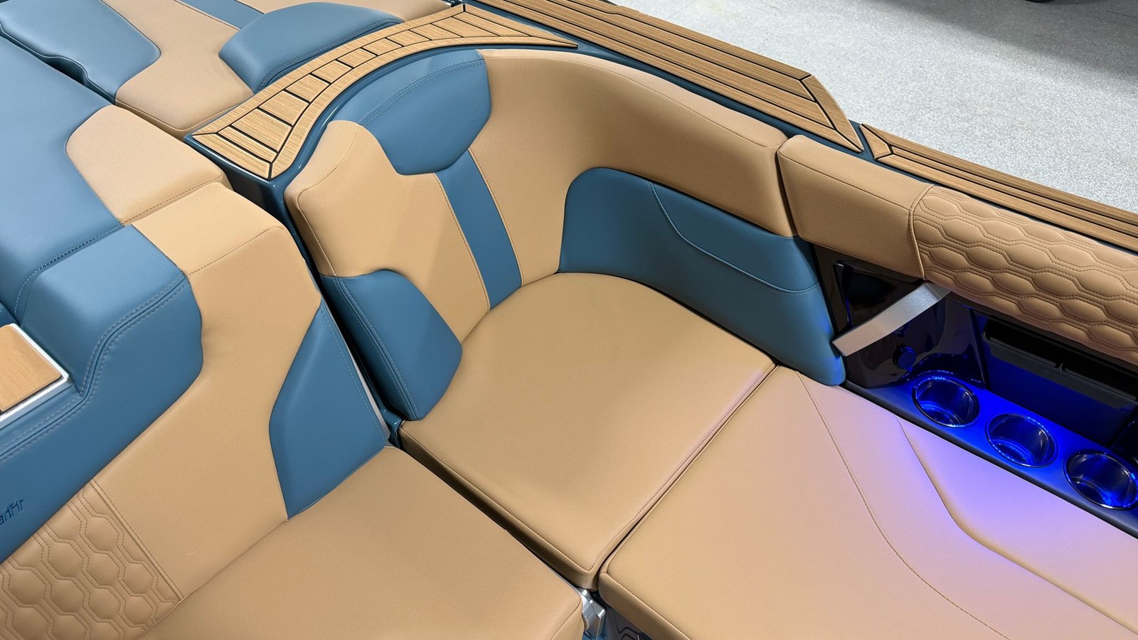 2026 Mastercraft XT23 42