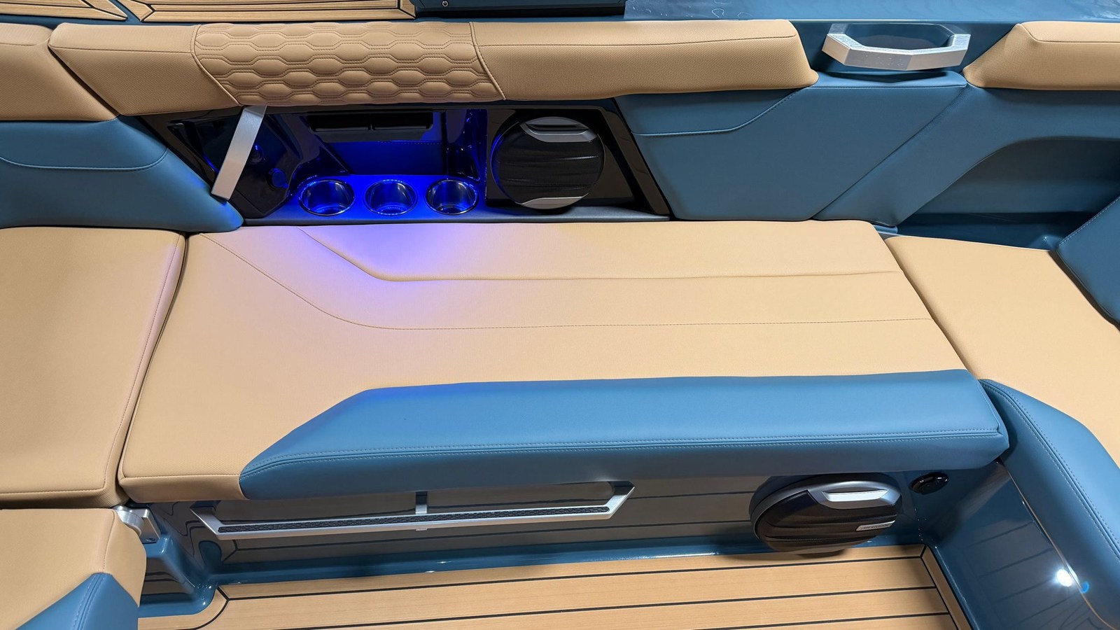 2026 Mastercraft XT23 44