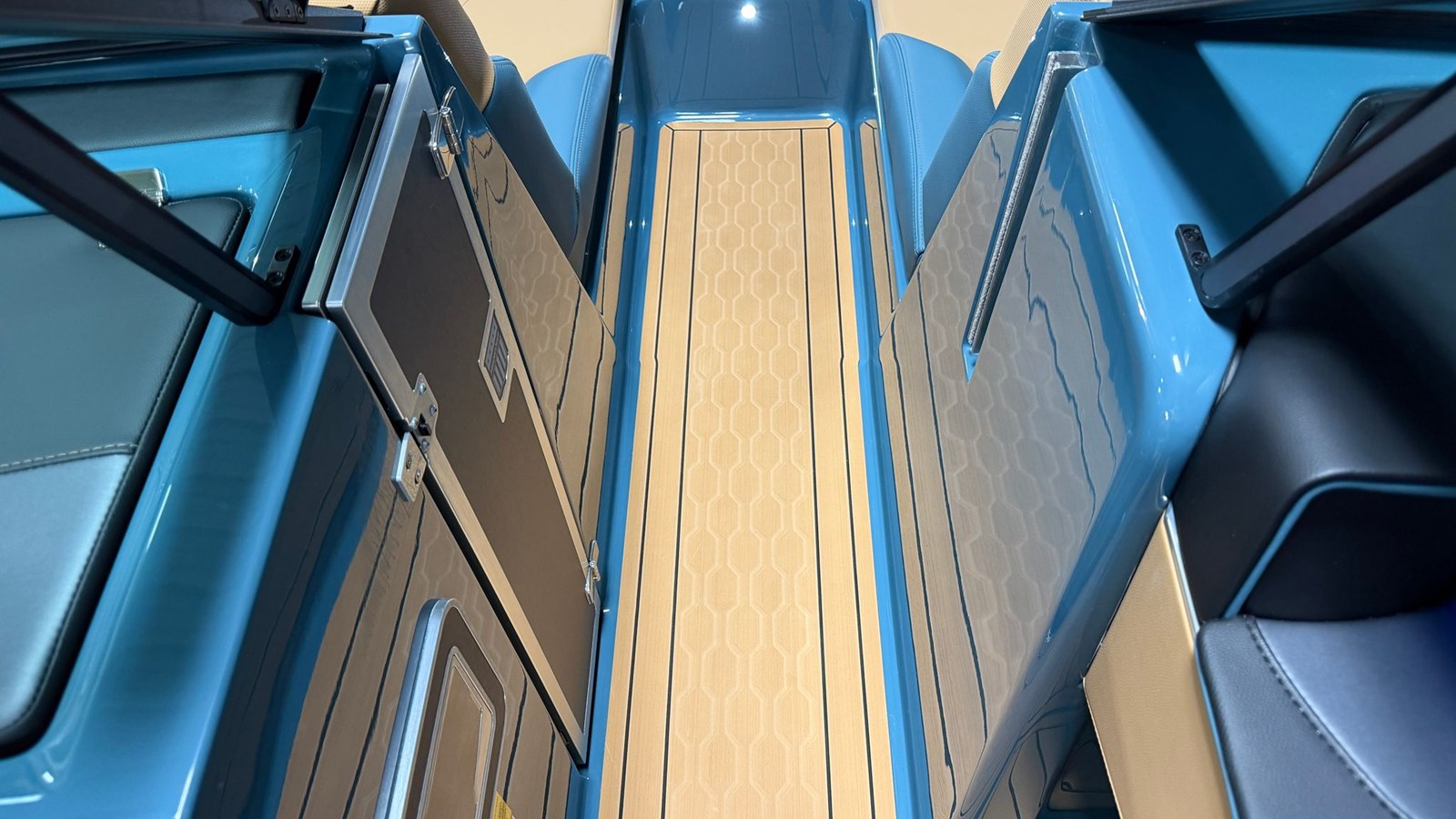2026 Mastercraft XT23 80