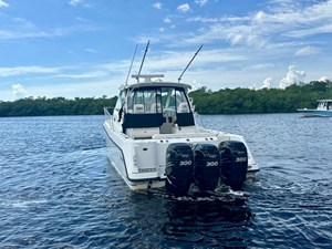 Boston Whaler 345 CONQUEST 11 2012 Boston Whaler 345 CONQUEST 12