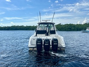 Boston Whaler 345 CONQUEST 12 2012 Boston Whaler 345 CONQUEST 13
