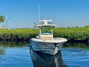 Boston Whaler 330 OUTRAGE 3 2021 Boston Whaler 330 OUTRAGE 4