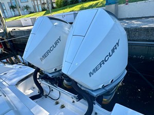Boston Whaler 330 OUTRAGE 7 2021 Boston Whaler 330 OUTRAGE 8
