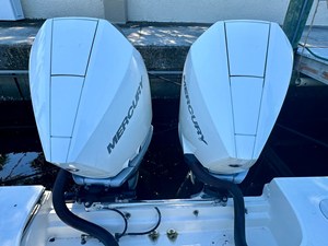 Boston Whaler 330 OUTRAGE 8 2021 Boston Whaler 330 OUTRAGE 9