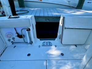 Boston Whaler 330 OUTRAGE 9 2021 Boston Whaler 330 OUTRAGE 10