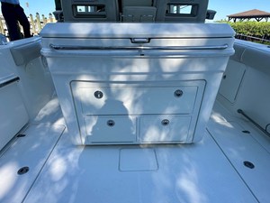 Boston Whaler 330 OUTRAGE 13 2021 Boston Whaler 330 OUTRAGE 14
