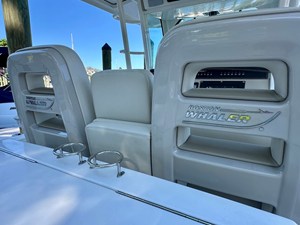 Boston Whaler 330 OUTRAGE 16 2021 Boston Whaler 330 OUTRAGE 17