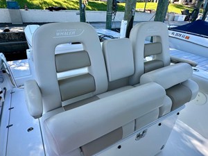 Boston Whaler 330 OUTRAGE 17 2021 Boston Whaler 330 OUTRAGE 18