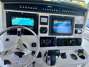 Boston Whaler 330 OUTRAGE 22 2021 Boston Whaler 330 OUTRAGE 23